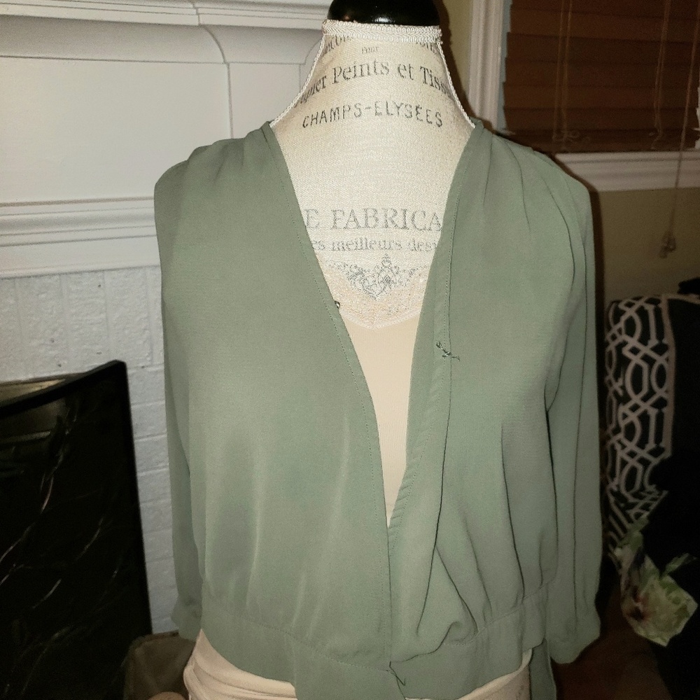 Japna blouse buy it with camisole or separate.